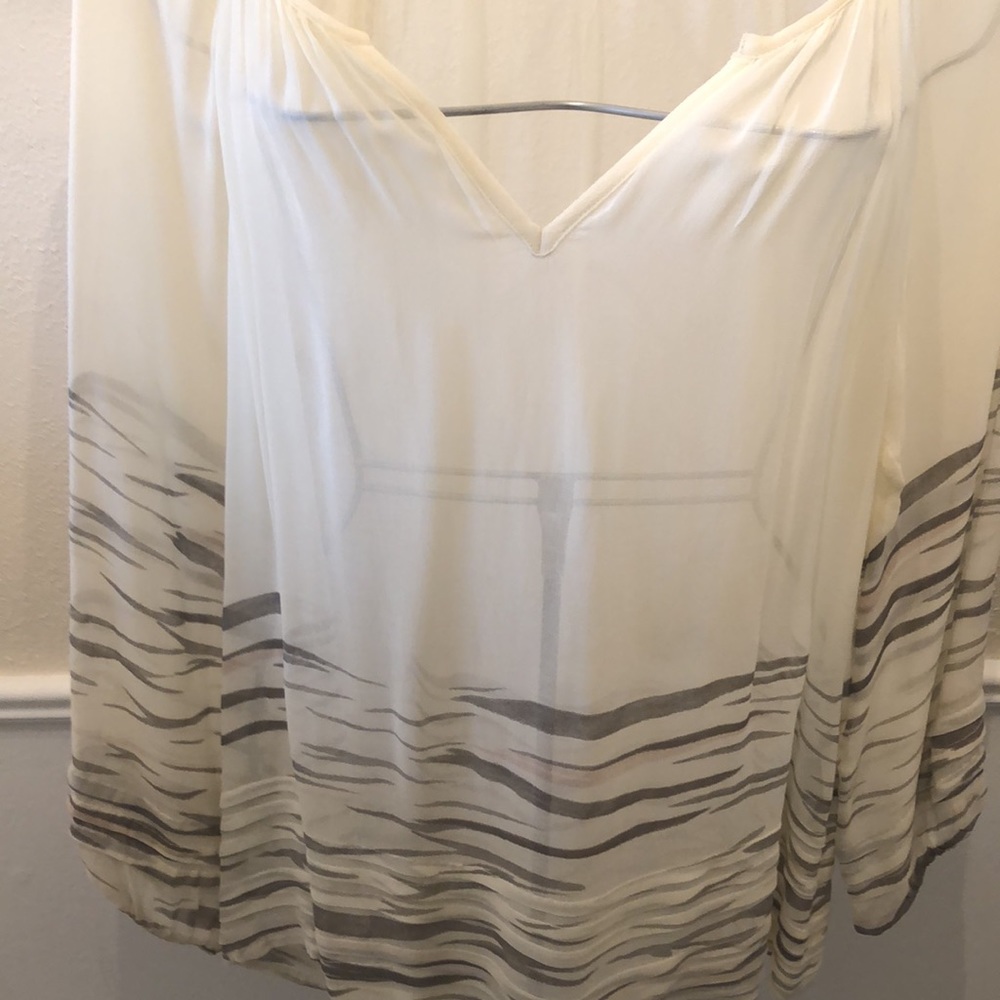 Beautiful Sanctuary blouse - Picture 2 of 5